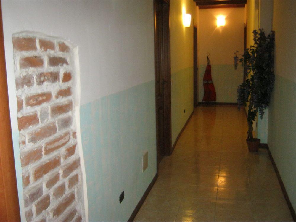 Hotel Don Carlos Buscate Exterior foto
