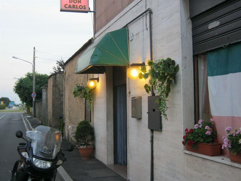 Hotel Don Carlos Buscate Exterior foto
